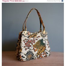 15% off // vintage 60s Bohemian Print LADYLIKE Structure Handbag