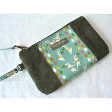 Canvas zippered purse with inner card pocket, Rabbit in green