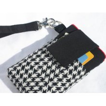 Cellphone purse, Droid, iPhone Blackberry HTC iPod Wristlet CASE - Black With wool Hearringbone