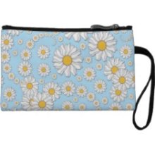 Cute White Daisies on Sweet Baby Blue Wristlet Clutches