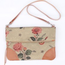 Elegant shoulder bag/clutch in one