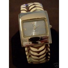 Fashionable & Fun Ladies' Quartz Black & White Cuff Ww