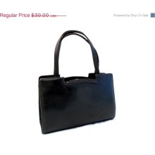 HALF PRICE SALE Vintage, Black Leather Purse/Handbag circa 1960's