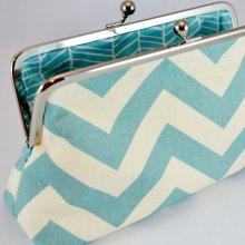 Large clutch in village blue & white chevron zigzag