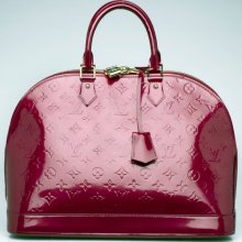 Louis Vuitton Alma MM Vernis in Pomme Dâ€™Amour