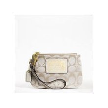 New coach daisy signature sateen small wristlet - khaki/beige