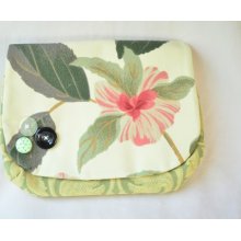 Plain Flower Clutch