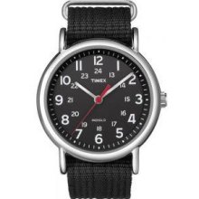 Men's timex weekender slip thru watch t2n647